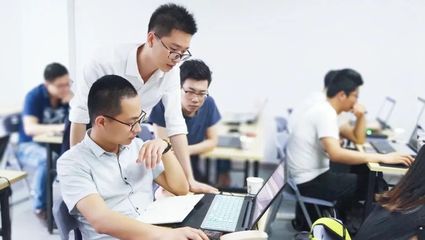 擁抱數(shù)字時代 為什么電子商務師成為2024年必備技能
